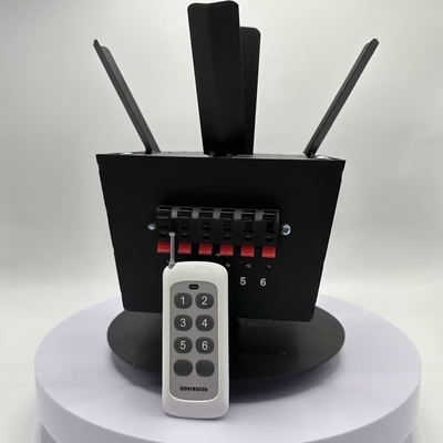 IP55 گردش آتش بازی فواره ماشین بی سیم کنترل از راه دور دنباله دار 500m آتش بازی سیستم شلیک